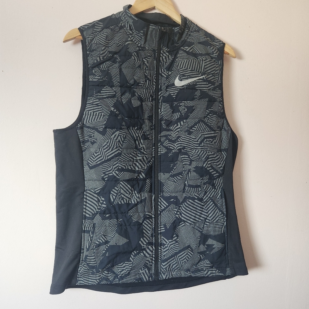 Nike Essential Flash Reflective Running Gilet Quilted Vest Size M EUC